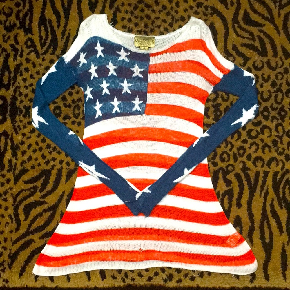 WILDFOX White Label Flag Sweater 🎈Size Medium